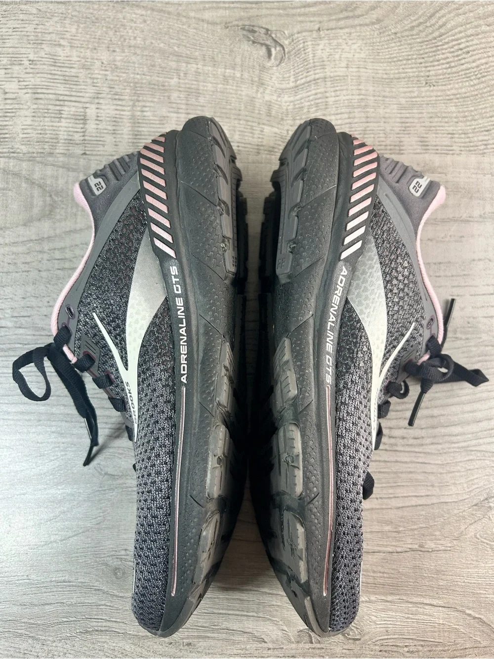 Brooks Adenaline GTS 22 Women’s Size 9.5 B Sneakers Black & Pink Running Shoes